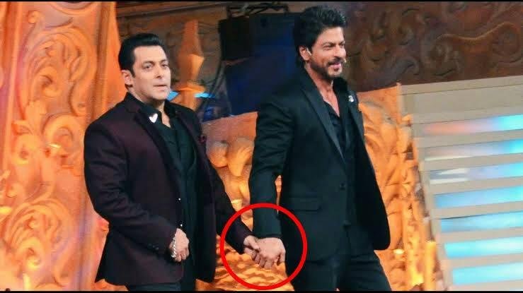 Shahrukh Khan Net Worth 2022- SRK, Income, Height, Age, shahrukh khan with salman khan holding hands