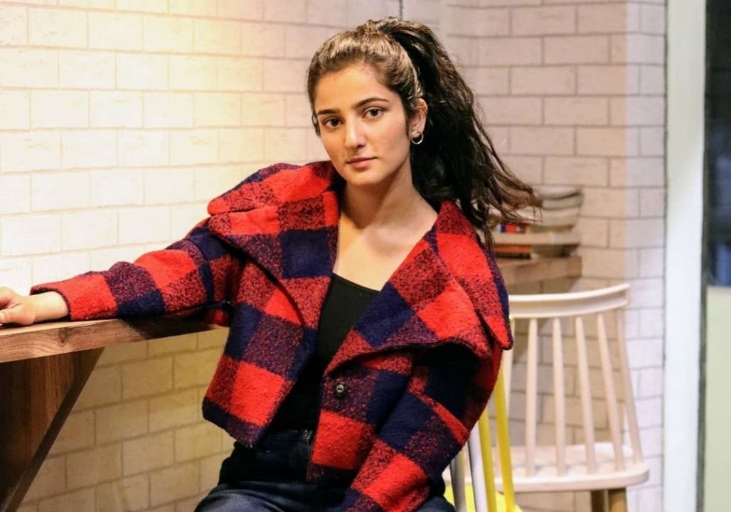 Jhanvi Jamwal Age, Boyfriend, Net Worth, Height, Biography, Income, Earnings