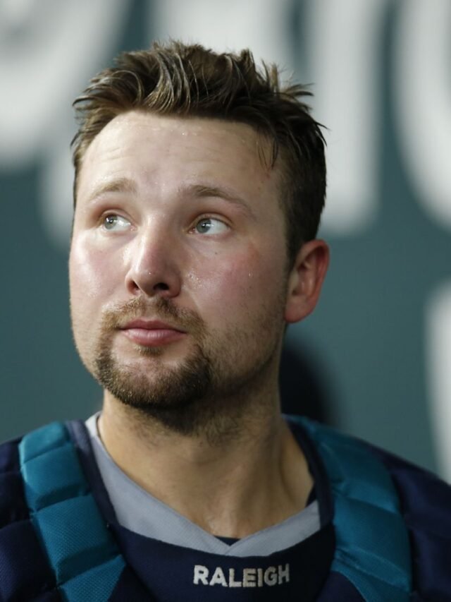 Cal Raleigh will be in the Mariners’ lineup on Sunday.